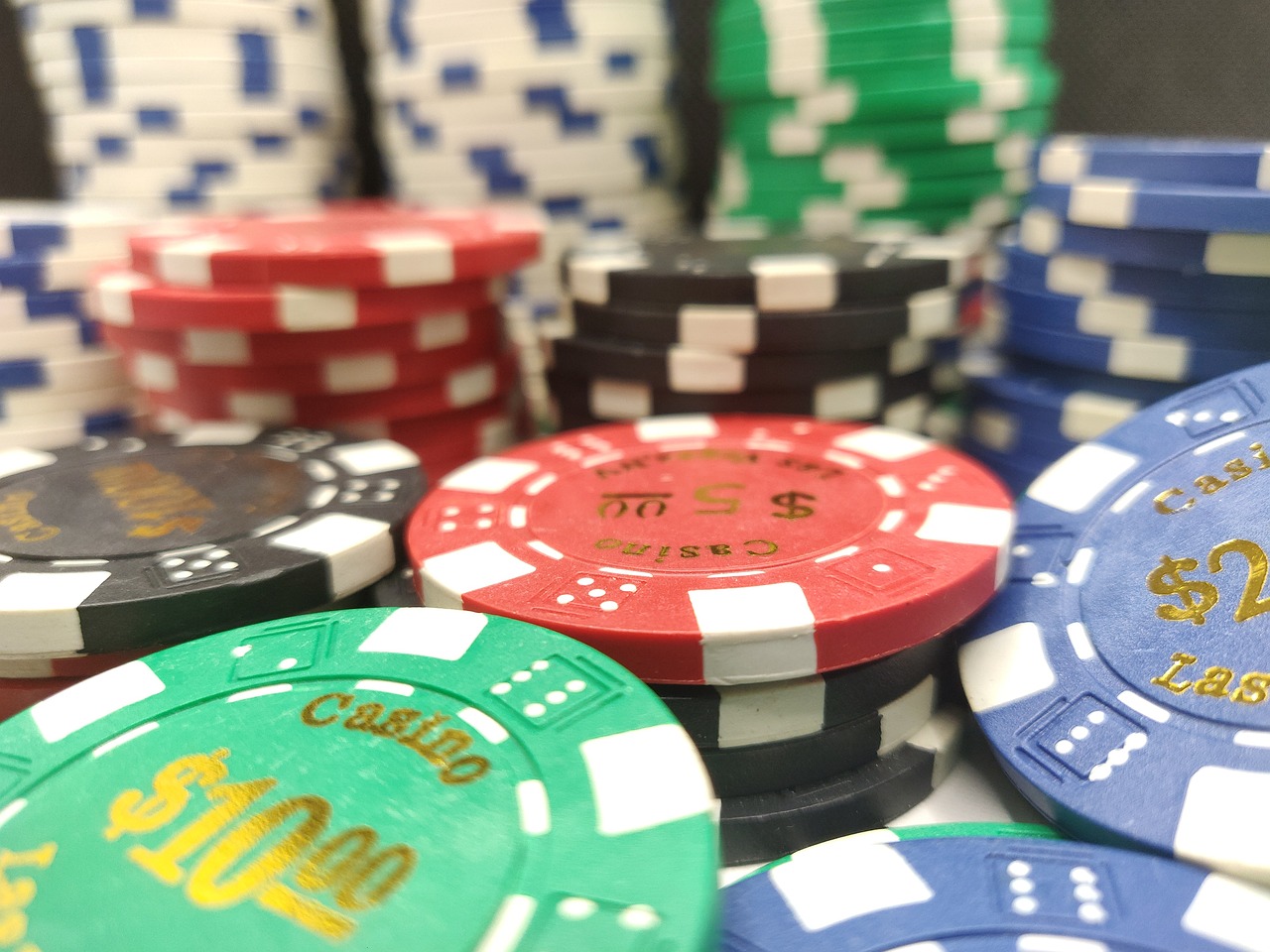 Uncasing Volatilitys Impact on Progressive Jackpot Slots Strategy